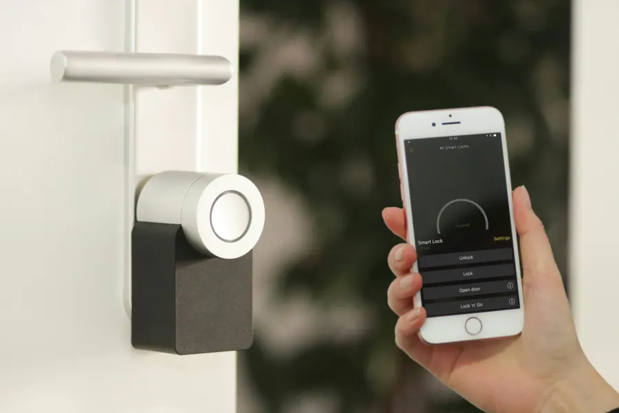 Serrure connectée Nuki : ouverture de la porte par smartphone
